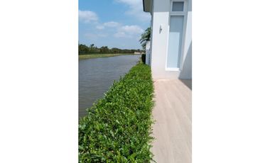 Vendo Casa en Aires de Batan “VISTA al LAGO
