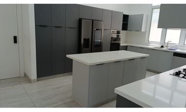 Vendo Casa en Aires de Batan “VISTA al LAGO