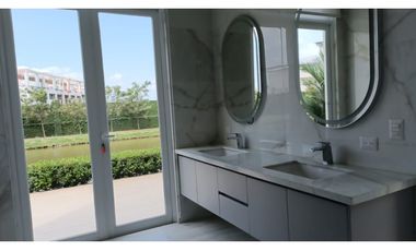 Vendo Casa en Aires de Batan “VISTA al LAGO