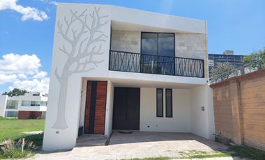 Casa en Venta - Parque Quintana Roo - Lomas de Angelopolis III
