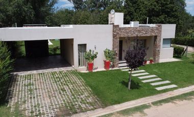 VENTA DE CASA EN Juana Koslay