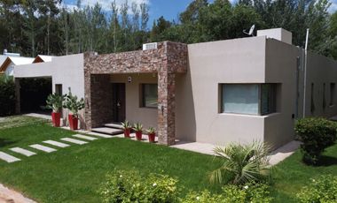 VENTA DE CASA EN Juana Koslay