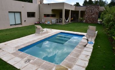 VENTA DE CASA EN Juana Koslay