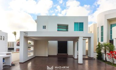 Casa en venta en Club Real con recamara en planta baja en Mazatlan Sinaloa