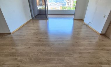 apartamento en arriendo en loma de las brujas. Cod A9432624