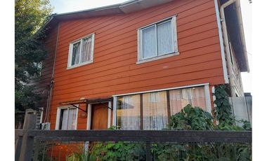 Acogedora casa en barrio Familiar