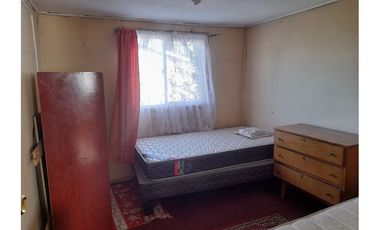 Acogedora casa en barrio Familiar