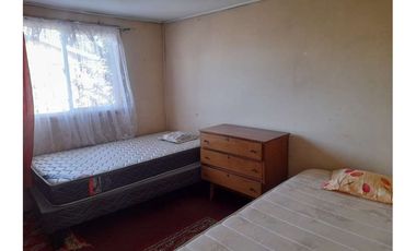 Acogedora casa en barrio Familiar