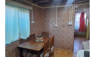 Acogedora casa en barrio Familiar