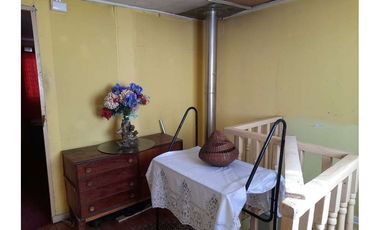 Acogedora casa en barrio Familiar