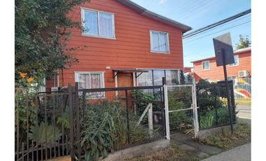 Acogedora casa en barrio Familiar