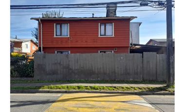Acogedora casa en barrio Familiar