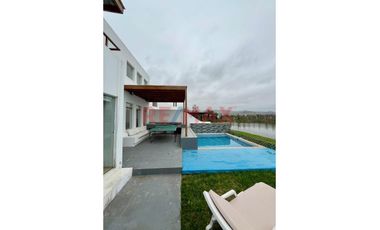 Venta De Casa De Playa En Condominio Las Lagunas De Puerto Viejo