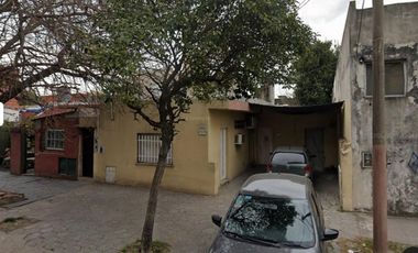 LOTE CON CASA A RECICLAR O DEMOLER 8,66 X 29,69