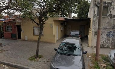 LOTE CON CASA A RECICLAR O DEMOLER 8,66 X 29,69