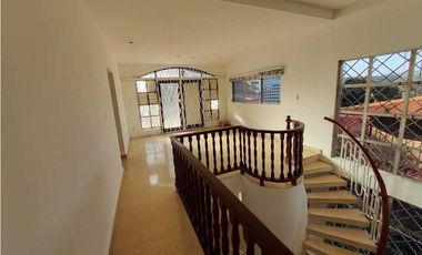 ALQUILER DE CASA EN VILLA DE LAS FUENTES 280MTS