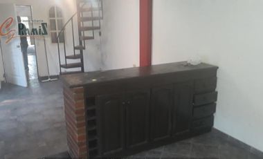Casa + 2 Departamentos En Venta Marcos Paz 670 Merlo