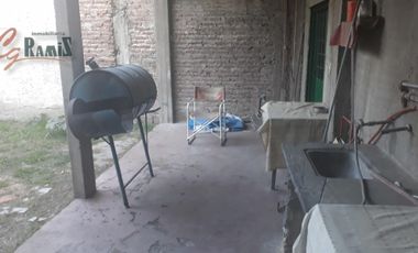 Casa + 2 Departamentos En Venta Marcos Paz 670 Merlo