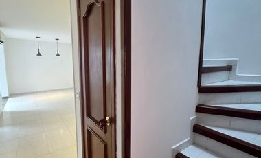 casa en arriendo en versalles. Cod A126474