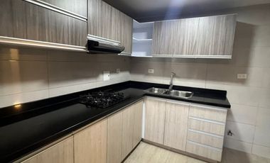 casa en arriendo en versalles. Cod A126474