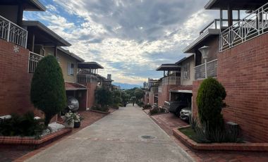 casa en arriendo en versalles. Cod A126474