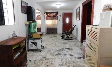 casa en venta en villa estadio. Cod V91486