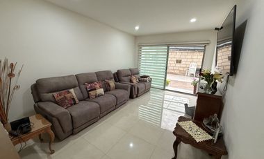 NORTE EN LAS CAVAS SUPER AMPLIA CON EXCELENTES ESPACIOS