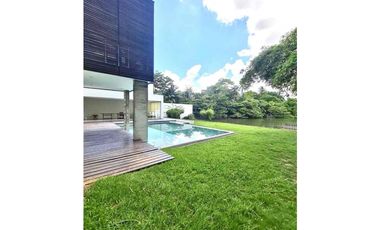 SE VENDE CASA EN Privada Golondrinas, Tierra Colorada, Villahermosa, Tabasco, México
