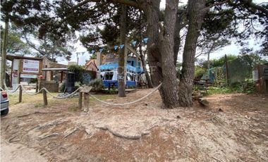 LOCAL COMERCIAL EN AMPLIO TERRENO A DOS CUADRAS DEL MAR, LAS GAVIOTAS