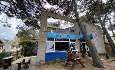 LOCAL COMERCIAL EN AMPLIO TERRENO A DOS CUADRAS DEL MAR, LAS GAVIOTAS