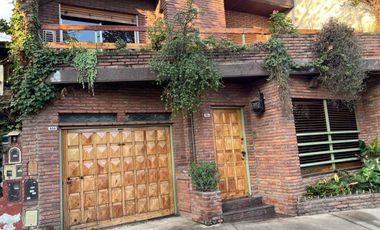 Hermosa casa con balcón, patio y garage en Villa Luro