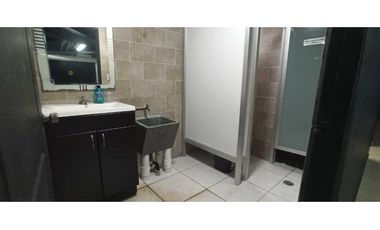 Se alquila local comercial en CentenialMall