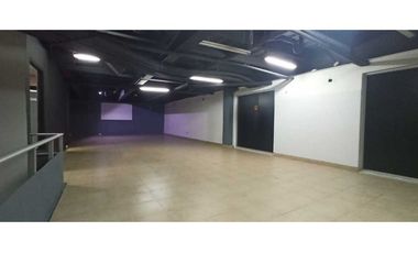 Se alquila local comercial en CentenialMall