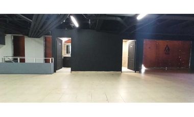 Se alquila local comercial en CentenialMall