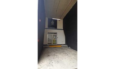 Se alquila local comercial en CentenialMall