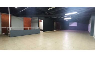 Se alquila local comercial en CentenialMall