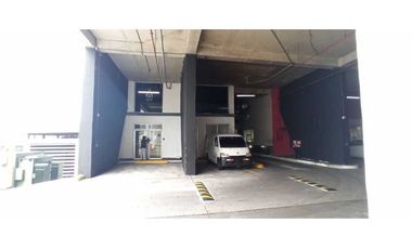 Se alquila local comercial en CentenialMall