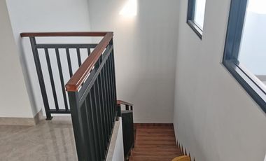 Rumah Posisi Hook Brand New di Kencana Loka BSD City