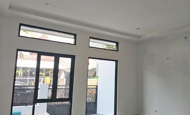 Rumah Posisi Hook Brand New di Kencana Loka BSD City