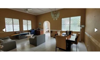 VENTA DE CASA 655 MTS2 ALTOS DEL GOLF