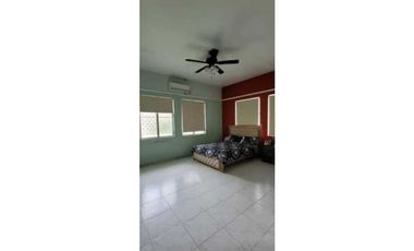 VENTA DE CASA 655 MTS2 ALTOS DEL GOLF