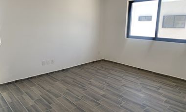 Hermosa en RENTA Casa Nueva de dos niveles,  Condominio Los Encinos