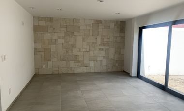Hermosa en RENTA Casa Nueva de dos niveles,  Condominio Los Encinos