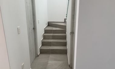 Hermosa en RENTA Casa Nueva de dos niveles,  Condominio Los Encinos
