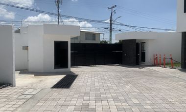 Hermosa en RENTA Casa Nueva de dos niveles,  Condominio Los Encinos