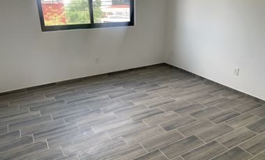 Hermosa en RENTA Casa Nueva de dos niveles,  Condominio Los Encinos