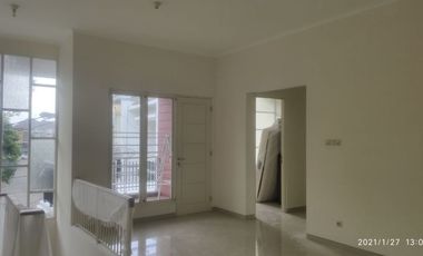 RUMAH ARAYA BARU GRESS FULL FURNISH MEWAH & ELEGAN