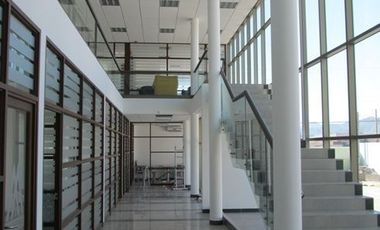 Oficina en Arriendo en Edificio de oficinas en arriendo en Barrio Industrial Paipote. Disponible solo el Primer Piso