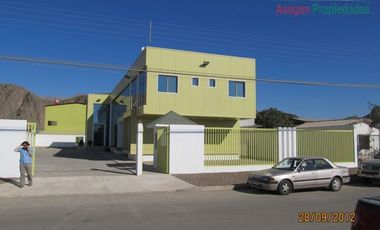 Oficina en Arriendo en Edificio de oficinas en arriendo en Barrio Industrial Paipote. Disponible solo el Primer Piso