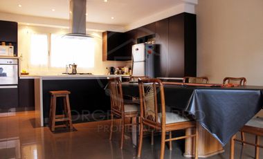 Chalet de Categoria - Congreso y O´donnell - 5 ambientes - Malaver